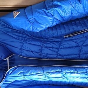 Guess Navy Blue Puffer Jacket...Silver Zip...2 Front Zip Pockets...Size S